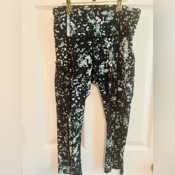 lululemon athletica Black and Green Patterned Leggings - Picture 4 of 7